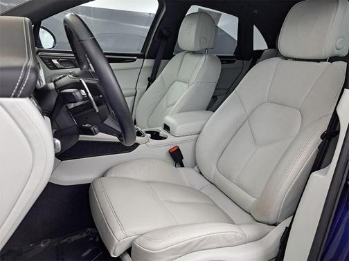 2022 Porsche Macan Base