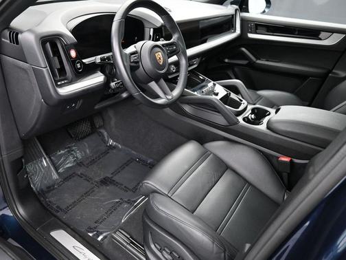 2024 Porsche Cayenne AWD