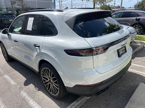 2023 Porsche Cayenne S Platinum Edition