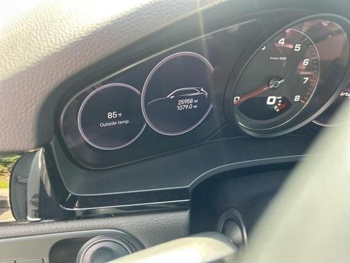 2023 Porsche Cayenne S Platinum Edition