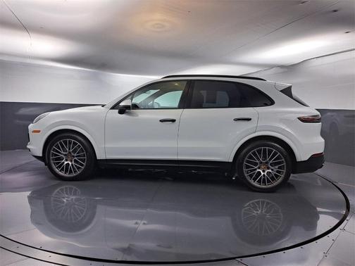2023 Porsche Cayenne S Platinum Edition