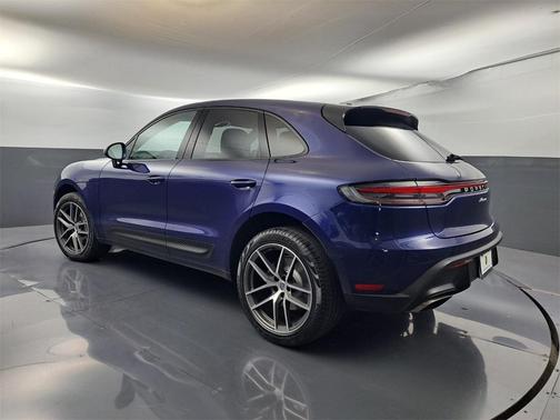 2022 Porsche Macan Base
