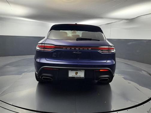 2022 Porsche Macan Base