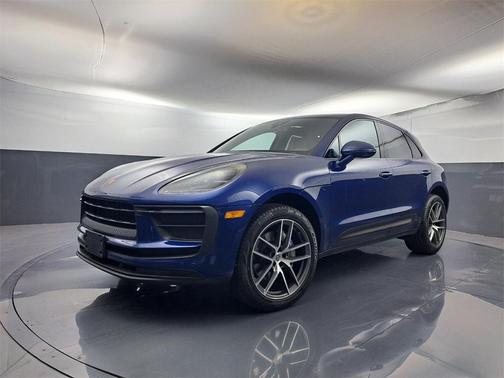 2022 Porsche Macan Base