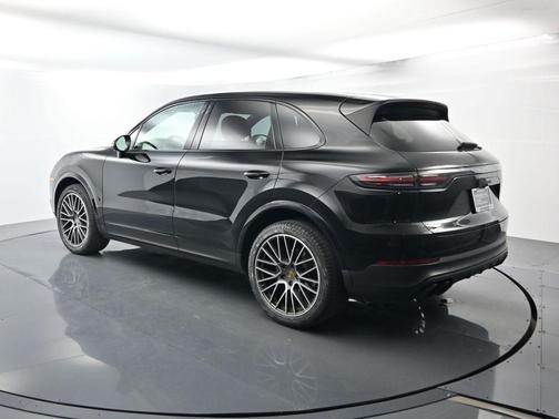 2022 Porsche Cayenne 