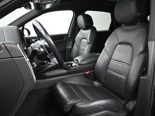 2022 Porsche Cayenne 