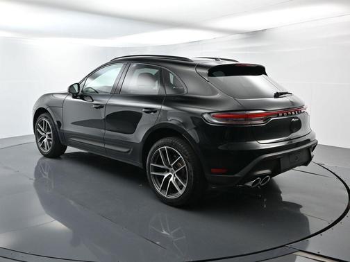 2024 Porsche Macan Base (PDK)