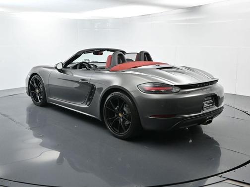 2021 Porsche 718 Boxster
