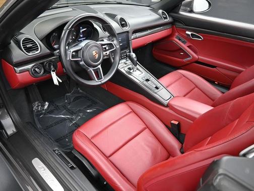 2021 Porsche 718 Boxster