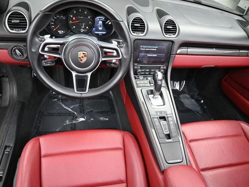 2021 Porsche 718 Boxster
