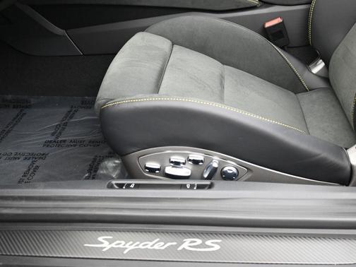 2025 Porsche 718 Spyder RS