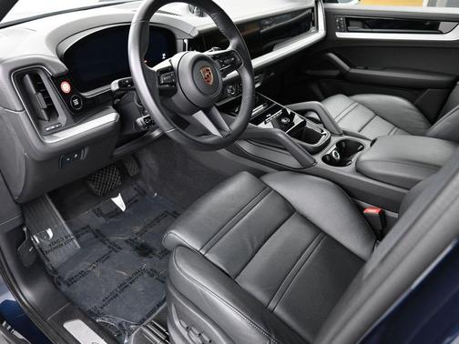 2024 Porsche Cayenne AWD