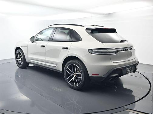 Chalk 2023 Porsche Macan