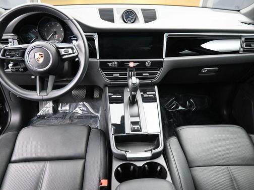 2024 Porsche Macan Base (PDK)