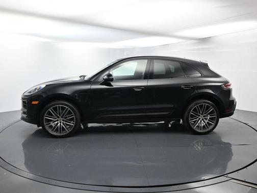 2024 Porsche Macan Base (PDK)