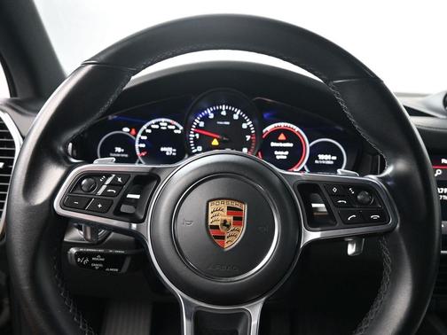 2022 Porsche Cayenne Platinum Edition