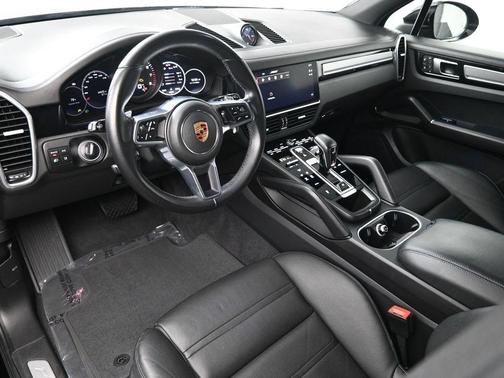 2022 Porsche Cayenne Platinum Edition