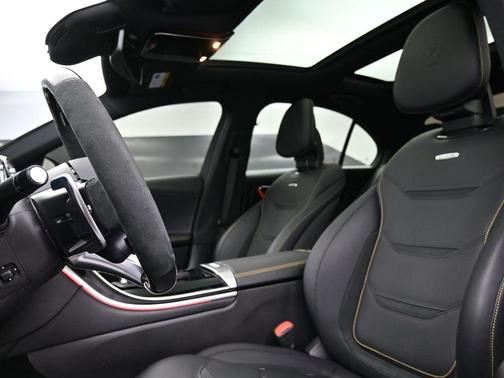 2025 Mercedes-Benz AMG C 63 S E Performance