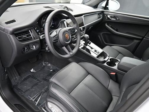 2025 Porsche Macan GTS