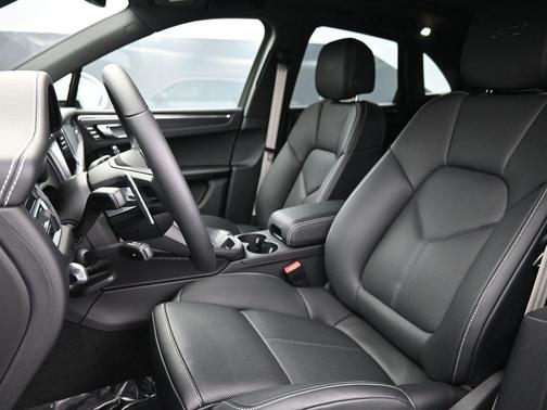 2025 Porsche Macan GTS