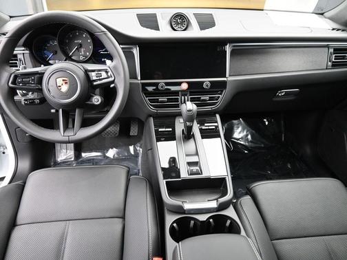 2025 Porsche Macan GTS