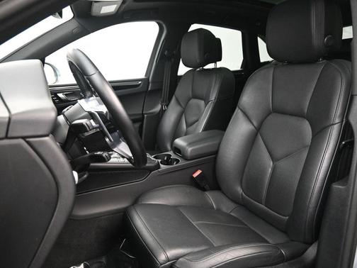 2021 Porsche Macan Base