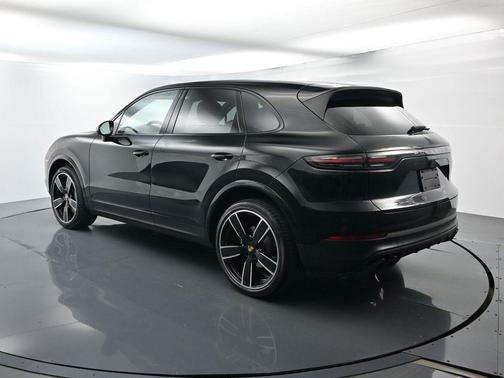 2023 Porsche Cayenne 