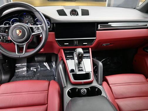2023 Porsche Cayenne 