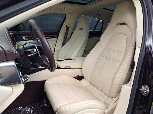 2022 Porsche Panamera Platinum Edition