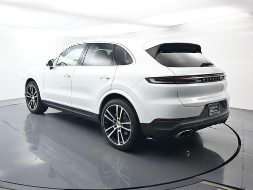 Carrara White Metallic 2024 Porsche Cayenne Base