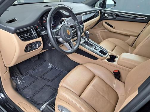 2021 Porsche Macan Base