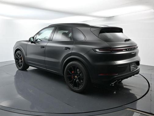 2024 Porsche Cayenne Base