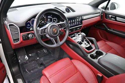 White 2023 Porsche Cayenne Platinum Edition