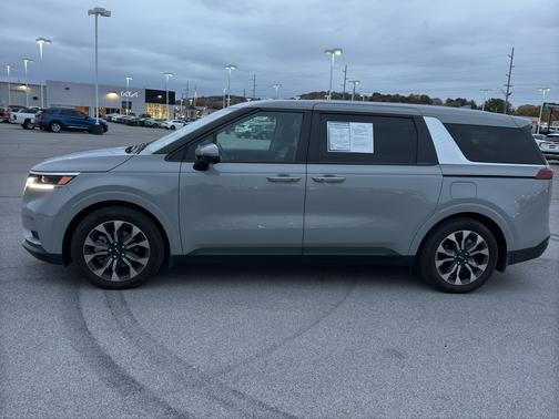 2024 Kia Carnival EX