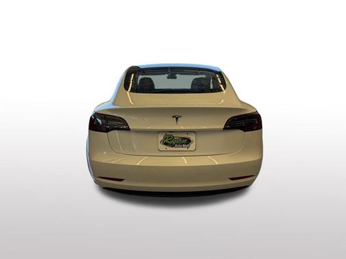 2022 Tesla Model 3 Standard Range