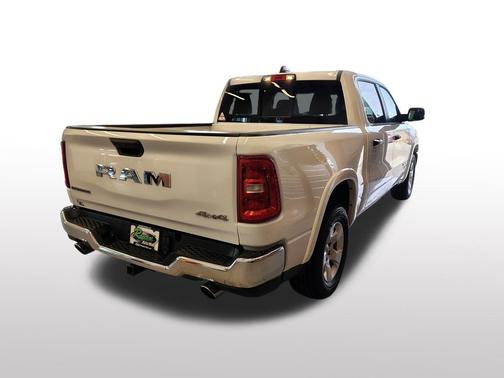 Bright White Clearcoat 2025 RAM 1500 Big Horn/Lone Star