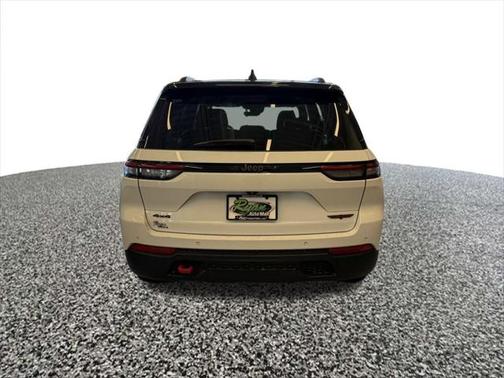 2022 Jeep Grand Cherokee Trailhawk
