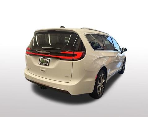 2026 Chrysler Pacifica L