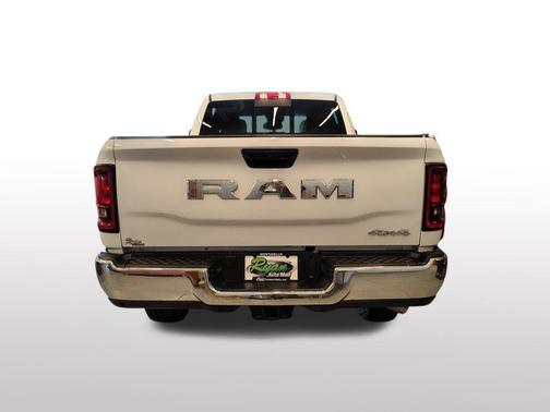 2026 RAM 2500 Tradesman Crew Cab 4x4 6'4' Box