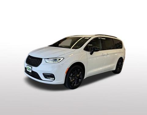 Bright White Clearcoat 2026 Chrysler Pacifica L