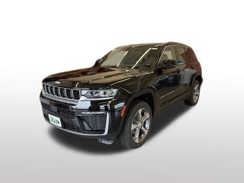 Diamond Black Crystal Pearlcoat 2026 Jeep Grand Cherokee Limited 4x2