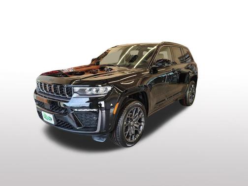 Diamond Black Crystal Pearlcoat 2026 Jeep Grand Cherokee Summit