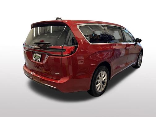 2025 Chrysler Pacifica L