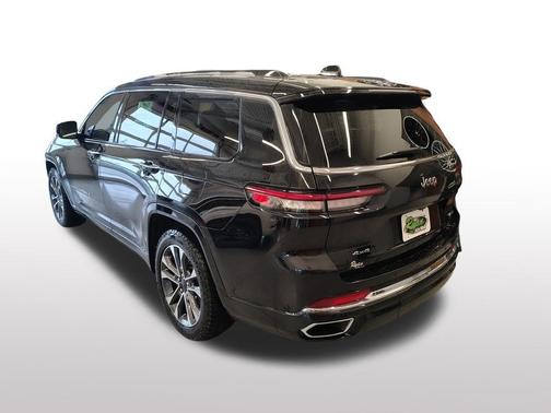 Diamond Black Crystal Pearlcoat 2023 Jeep Grand Cherokee L Overland