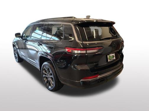 Diamond Black Crystal Pearlcoat 2026 Jeep Grand Cherokee L Limited