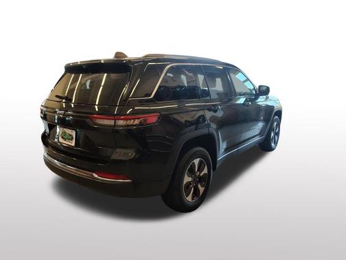 Diamond Black Crystal Pearlcoat 2023 Jeep Grand Cherokee 4xe Base