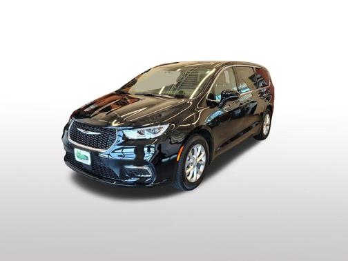 Diamond Black Crystal Pearlcoat 2026 Chrysler Pacifica Limited