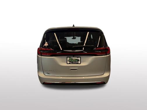 Silver Mist Clearcoat 2026 Chrysler Pacifica L