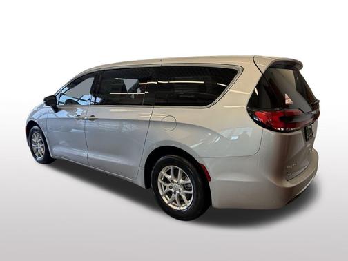 Silver Mist Clearcoat 2026 Chrysler Pacifica L