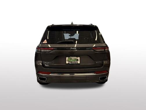 2022 Jeep Grand Cherokee Overland